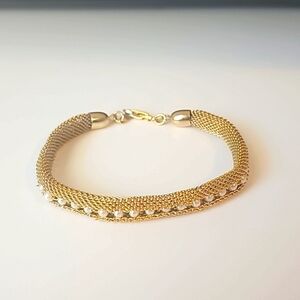 Vintage gold mesh and pearl bracelet from the 80s